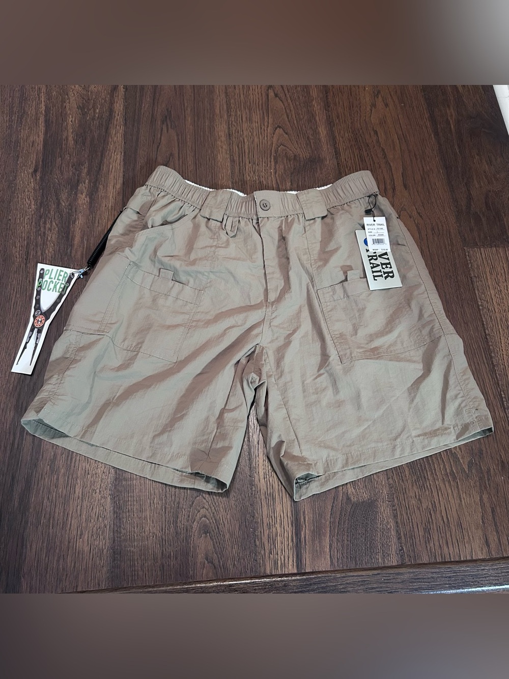 River Trail NWT Men’s Size Large Lightweight Trail Shorts Khaki Plier Pocket